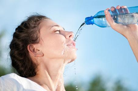多出汗对类风湿有益吗 夏季多出汗有益提高肾功能