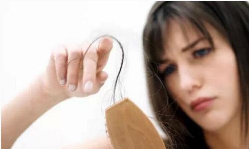 女严重脱发是什么原因 女性脱发的原因