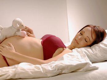 孕晚期睡姿正确图 孕妇晚期正确睡姿？