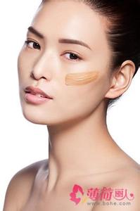 皮肤干燥用什么护肤品 错误护肤方法让皮肤干燥起斑