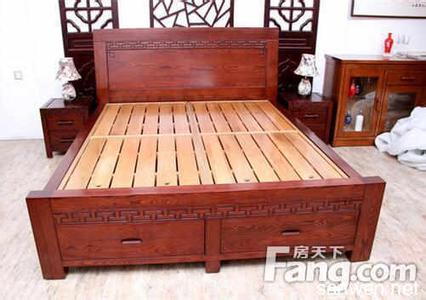 上下床双层床实木1.8 1.8实木床价格如何？选择实木床应该注意哪些问题？