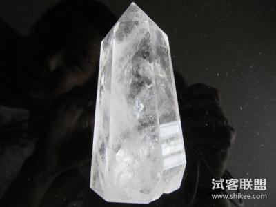 天然水晶的形成 天然水晶怎么形成的 天然水晶鉴定方法