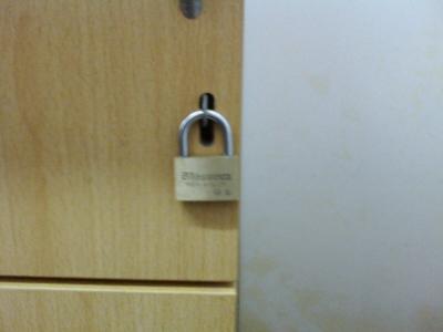 柜子钥匙丢了怎么开锁 柜子钥匙丢了如何开锁？密码箱忘记了密码怎么办？