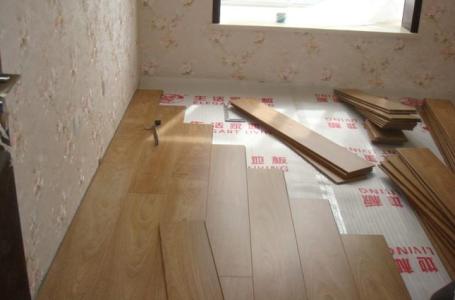 地暖铺什么木地板好 地暖可以铺木地板吗,地暖安装要注意些什么