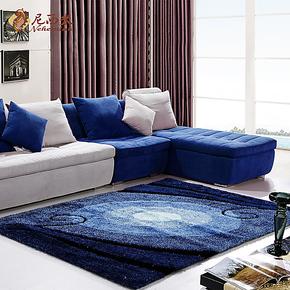 蓝色沙发配什么地毯 　蓝色地毯配什么颜色沙发？地毯的作用？