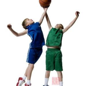 青少年弹跳力训练方法 新人打篮球的弹跳力训练方法