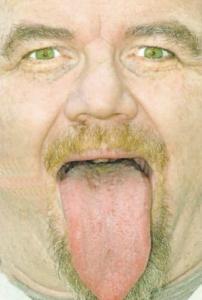 世界上舌头最长的狗 世界上舌头最长的男人