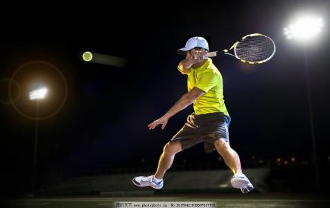 打网球的基本动作图解 打网球该具备的技能 从网球菜鸟到高手的蜕变