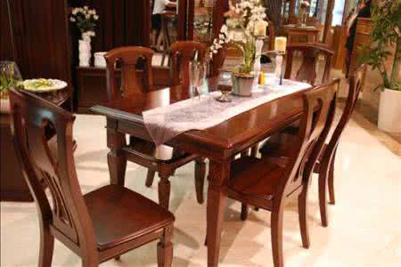 实木餐桌品牌 实木餐桌十大品牌？如何选购实木餐桌？