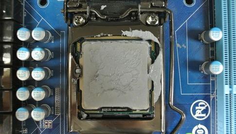 cpu涂抹硅脂 CPU硅胶硅脂涂抹方法和工具