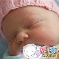 新生儿怎么防止偏头 如何防止宝宝睡偏头