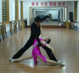 拉丁舞初学者基本动作 拉丁舞教学视频