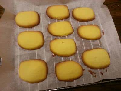 黄油曲奇饼干的做法 黄油小饼干的做法_怎么做好吃的黄油饼干
