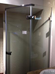 雅鼎淋浴房 雅鼎玻璃淋浴房一平方价格多少 淋浴房的清洁与保养