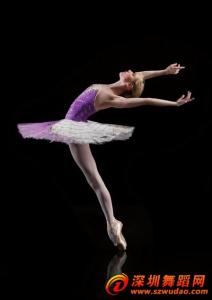 芭蕾舞十二个基本动作 芭蕾舞的基本动作知识