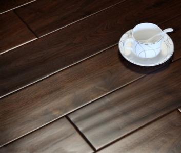 实木地板多少钱一平米 实木地板多少钱一平米?实木地板的优点是什么?