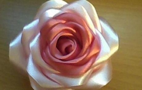 布艺玫瑰花的做法 布艺玫瑰花苞的做法