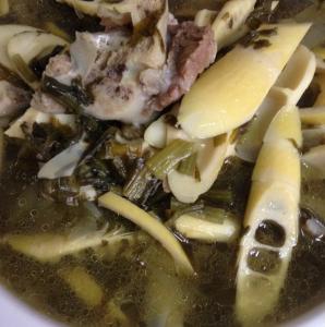 熬骨头汤的正确步骤 鲜笋骨头汤的做法步骤_怎么制作鲜笋汤才好吃