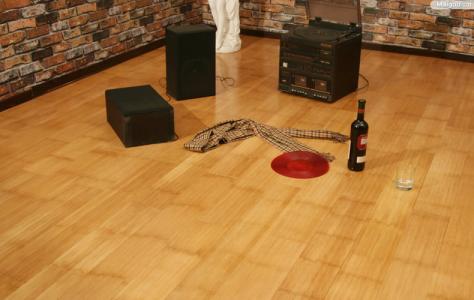 竹地板多少钱一平方 竹地板和木地板哪个好？维修木地板多少钱一平方？