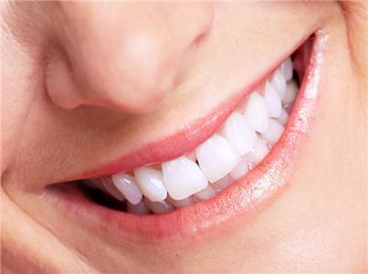 太久不刷牙牙齿变黄 刷牙能让牙齿变白吗