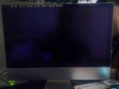 显示器黑屏指示灯不亮 电脑显示器黑屏不亮怎么回事