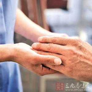 手麻的治疗方法 男人手麻有哪些原因及治疗方法