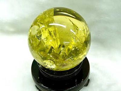 黄水晶的功效与作用 黄水晶的功效与保养方法