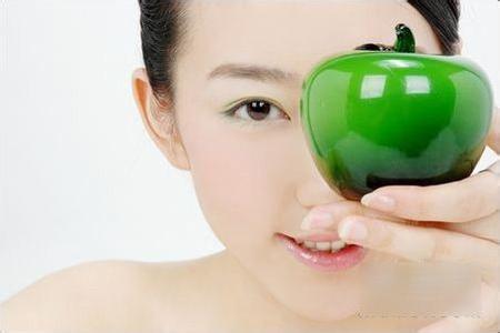 每天吃苹果能减肥吗 每天只吃苹果能减肥吗 怎么吃苹果减肥最快