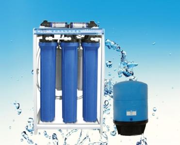 超滤机和纯水机的区别 超滤纯水机和饮水机的区别?超滤纯水机优缺点?