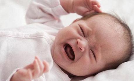 宝宝揪耳朵 让宝宝爱揪耳朵的原因是什么