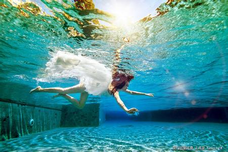 青岛海底婚纱摄影 单反摄影之海底婚纱摄影攻略