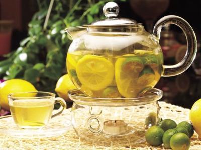 蜂蜜柠檬水的功效 蜂蜜柠檬水的功效、作用及泡法