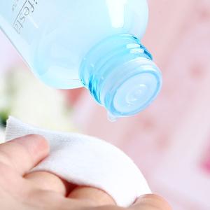 卸妆水可以直接用手吗 卸妆水必须用化妆棉吗