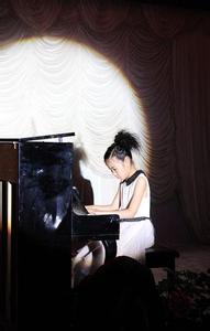 钢琴演奏少女的祈祷 少女的祈祷钢琴演奏欣赏视频