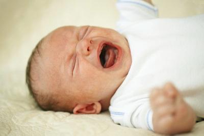 肠绞痛的症状 婴儿 婴儿肠绞痛有哪些症状 婴儿肠绞痛怎么办