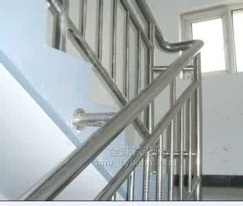 不锈钢楼梯扶手 不锈楼梯钢扶手大概多少钱一米 不锈楼梯钢扶手安装步骤及注意事项