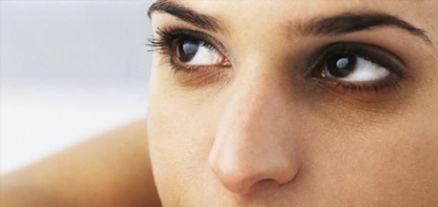 长期黑眼圈很重怎么办 女人长期有黑眼圈怎么办