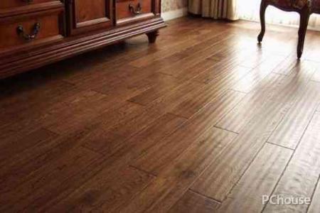 木地板和瓷砖哪个好 瓷砖地板好还是木地板好？地板应该如何清洁？
