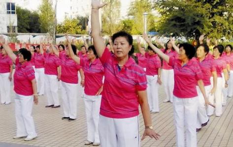 北京中老年有氧健身操 中老年健身操的好处 有什么