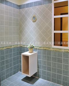 卫生间墙地砖效果图 卫生间用什么地砖好?厕所墙砖转角瓷砖开缝原因?