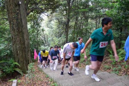 爬楼梯比赛有什么技巧 登山比赛技巧