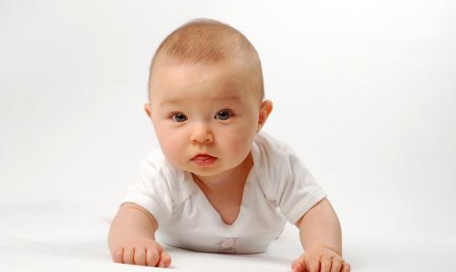 八个月宝宝奶粉量 八个月宝宝不吃奶粉了怎么回事