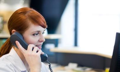 办公室接电话礼仪 电话礼仪的基本要求有哪些 办公室接电话