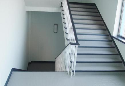 楼梯踏步板 楼梯踏步板怎么算的 如何选购楼梯踏步板