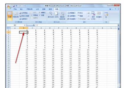 jquery 表格固定行列 Excel表格中固定表头和第二行列的操作方法