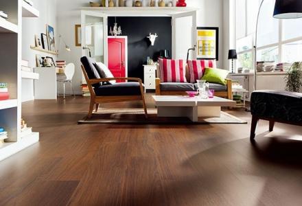 客厅铺地板还是地砖 客厅铺地板好还是地砖好,地板品牌有哪些?