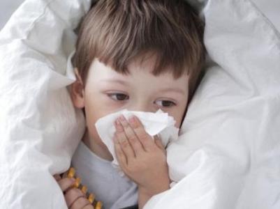 婴幼儿肺炎常见症状 婴幼儿感冒常见症状 婴幼儿感冒家庭护理的要点