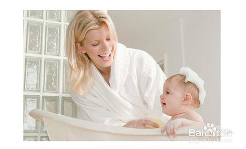 家装步骤及注意事项 冬天给宝宝洗澡的注意事项是什么 给宝宝洗澡的步骤