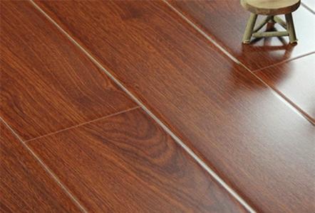 多层实木地板的优缺点 仿实木地板好不好,仿实木地板有哪些优点?