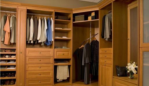 整体衣柜实木 实木整体衣柜怎么挑选?实木衣柜怎么保养?